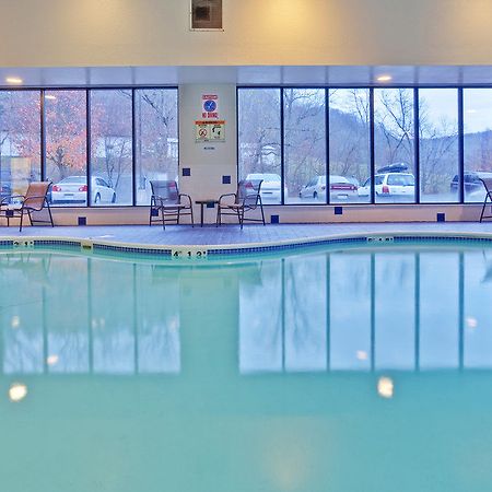 Holiday Inn Express Winfield - Teays Valley Hurricane Servizi foto