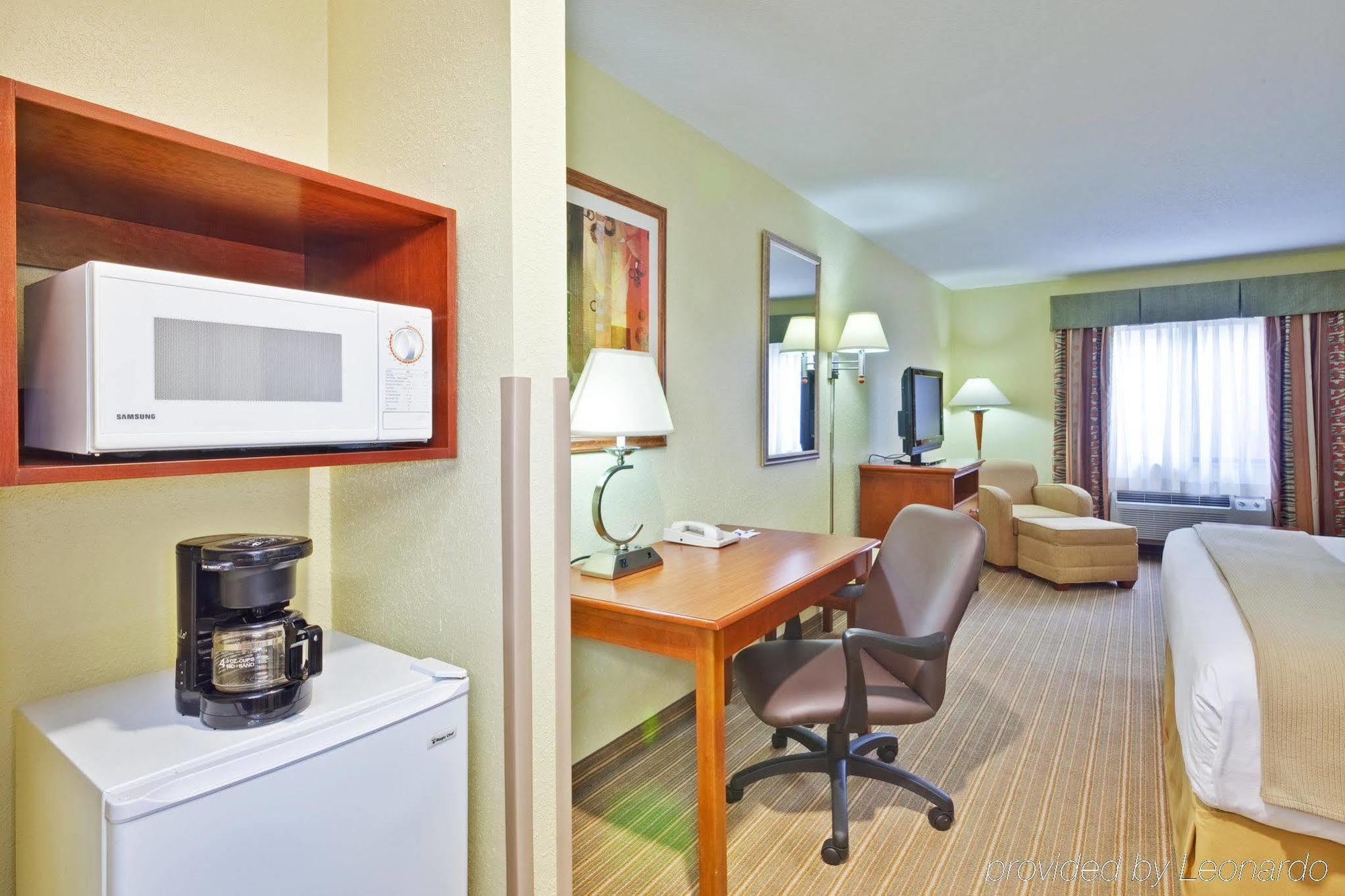 Holiday Inn Express Winfield - Teays Valley Hurricane Esterno foto
