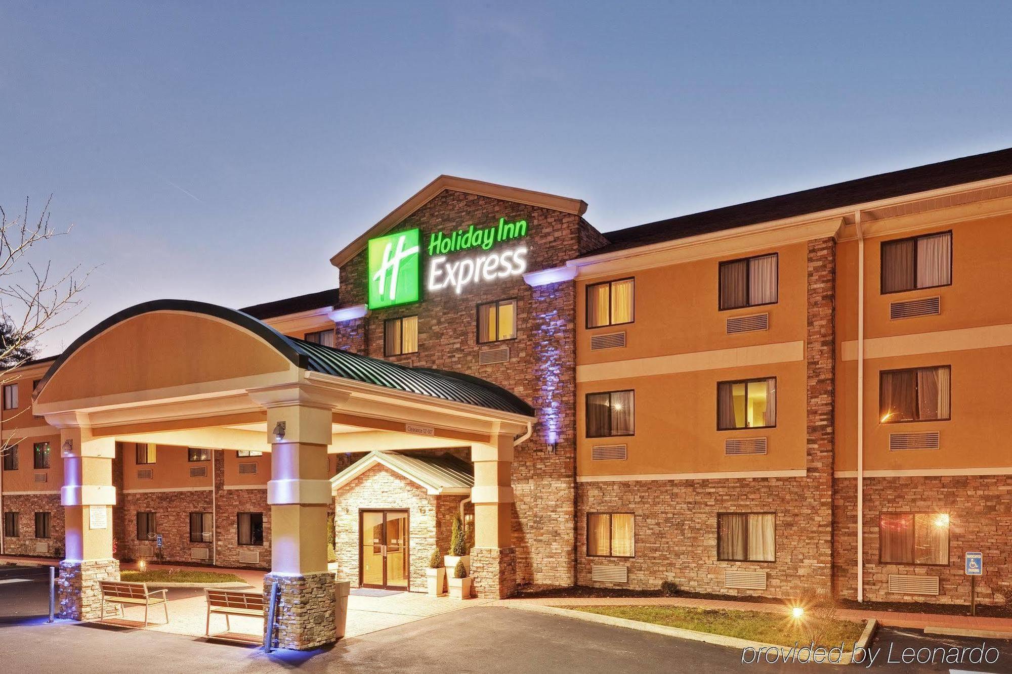 Holiday Inn Express Winfield - Teays Valley Hurricane Esterno foto