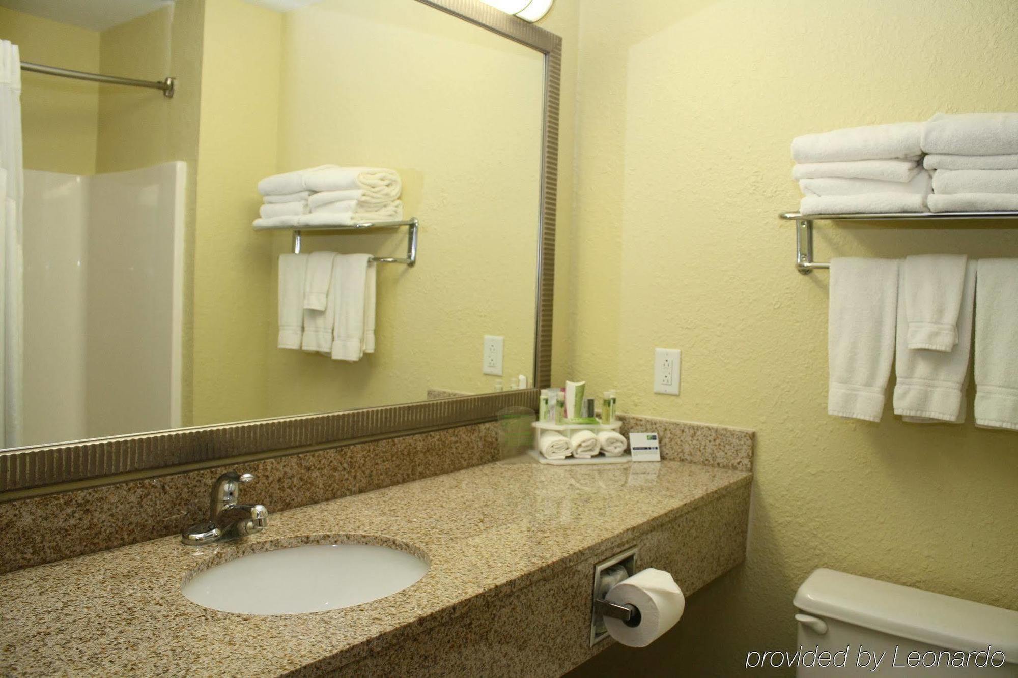 Holiday Inn Express Winfield - Teays Valley Hurricane Esterno foto
