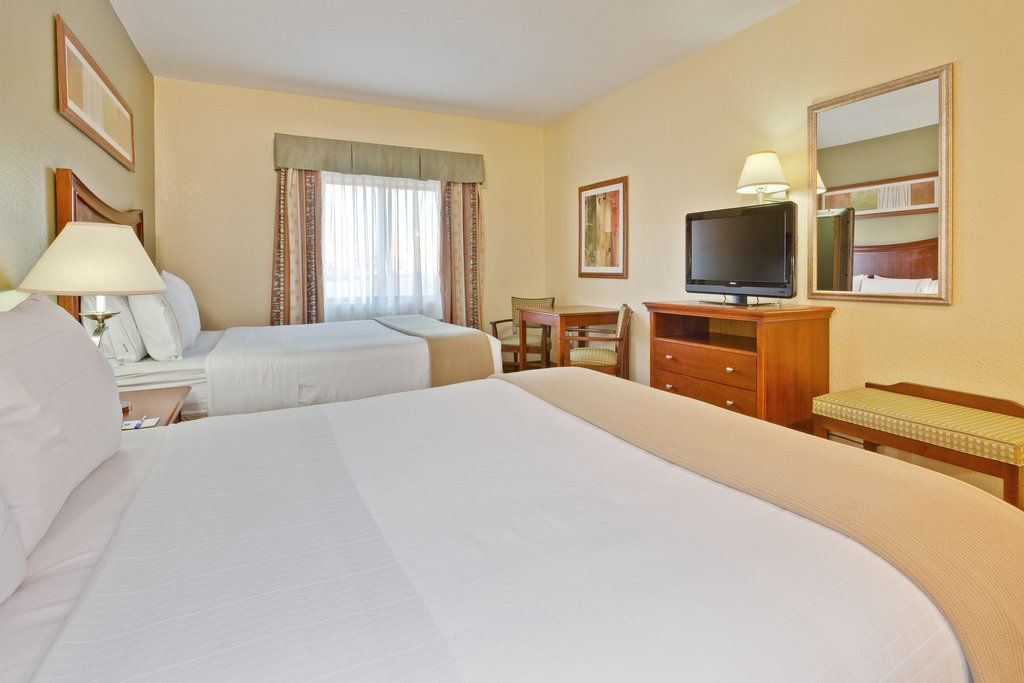 Holiday Inn Express Winfield - Teays Valley Hurricane Esterno foto